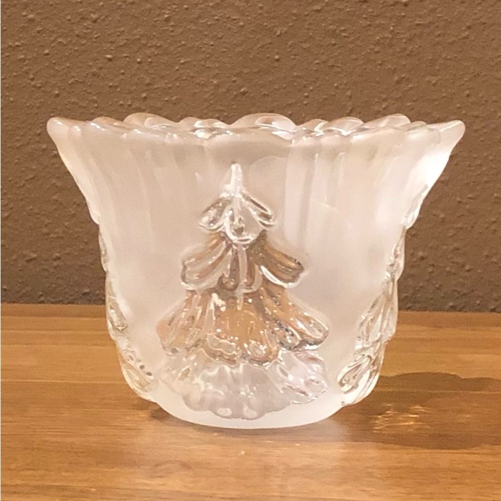 Mikasa Winter Dreams Frosted Crystal Christmas Tree Votive Candle Holder NEW - Picture 1 of 7
